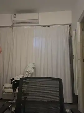 wly2028 online show from 10.13.25