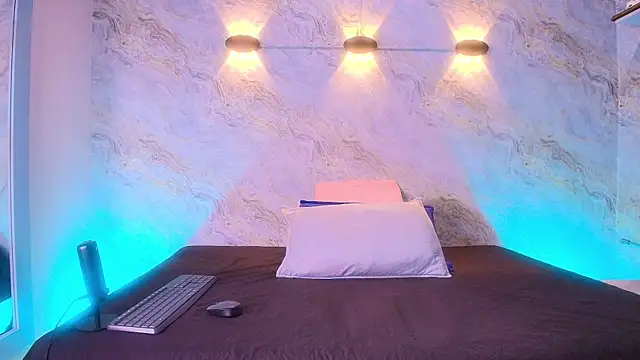 Snapshot of abbyrouss_ chatting on 11.08.25 abbyrouss online show from 11.08.25