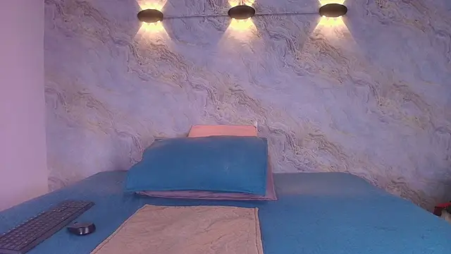 Snapshot of abbyrouss_ chatting on 11.13.25 abbyrouss online show from 11.13.25