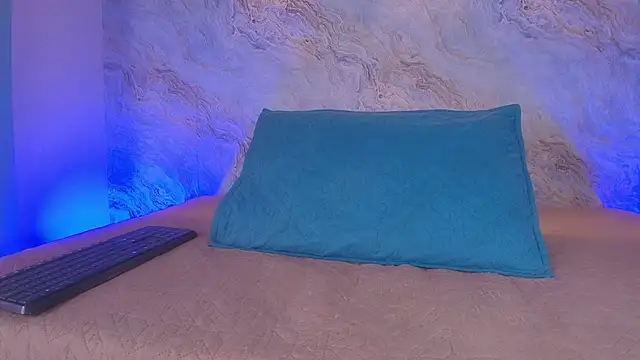 Snapshot of abbyrouss_ chatting on 11.14.25 abbyrouss online show from 11.14.25