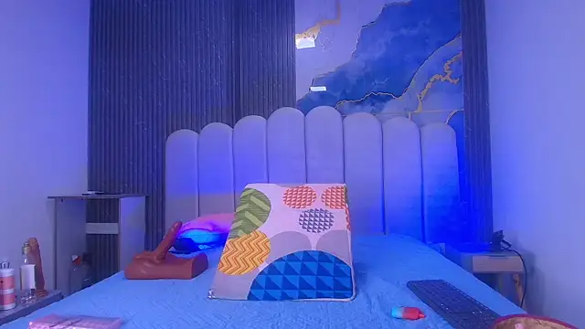 Snapshot of abbyrouss_ chatting on 12.15.25 abbyrouss online show from 12.15.25