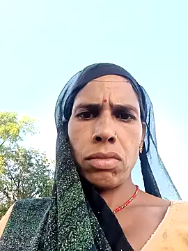 Snapshot of Sm_sanjna chatting on 11.02.25 Sm sanjna online show from 11.02.25