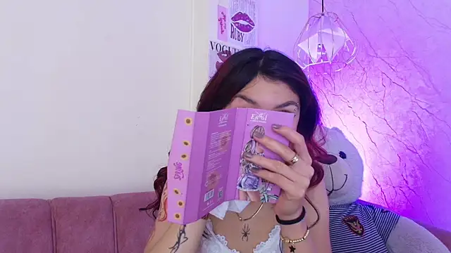 april bennett online show from 10.18.25