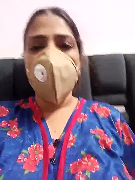 Snapshot of hottie_jenny9 chatting on 10.31.25 hottie jenny9 online show from 10.31.25