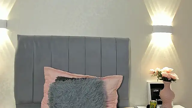 Snapshot of ValeriaJons chatting on 10.31.25 ValeriaJons online show from 10.31.25