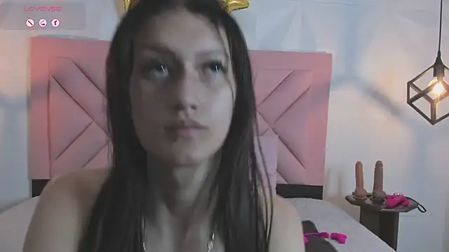 Snapshot of Caroline_daring chatting on 07.06.26 Caroline daring online show from 07.06.26