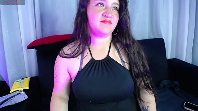 Snapshot of alahia_sw chatting on 09.28.25 alahia sw online show from 09.28.25