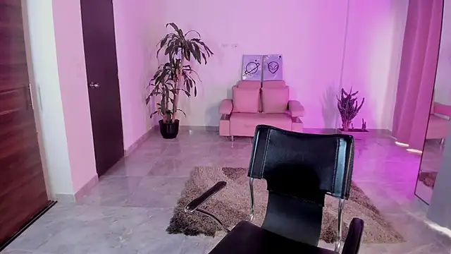 Snapshot of Candy_fox_19 chatting on 12.05.25 Candy fox 19 online show from 12.05.25