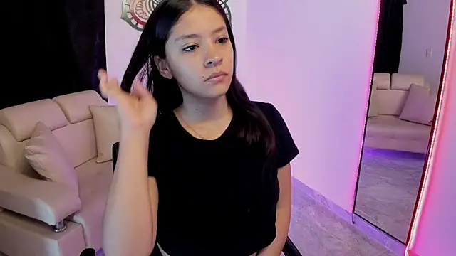 Snapshot of Candy_fox_19 chatting on 02.28.26 Candy fox 19 online show from 02.28.26