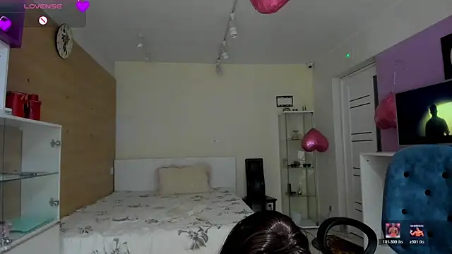 dark summer online show from 03.29.26