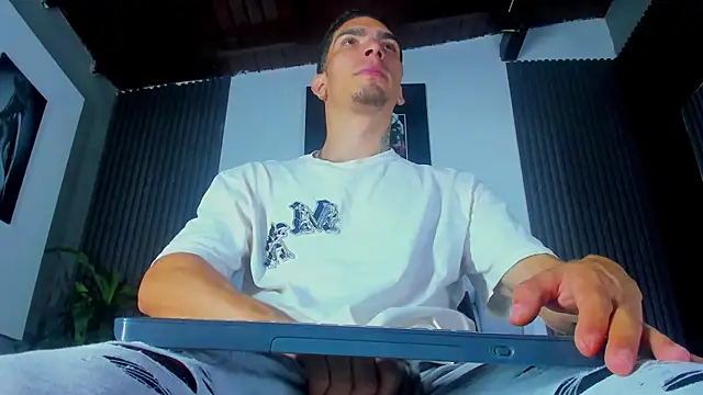 John Apolo1 online show from 09.19.25