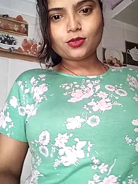 Hot-Pooja25 online show from 04.28.26