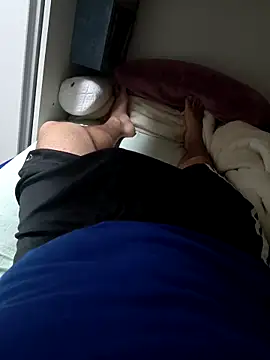 Snapshot of Enriquee147 chatting on 10.27.25 Enriquee147 online show from 10.27.25