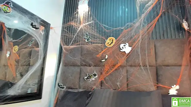 Snapshot of Sussy_Vixen chatting on 11.04.25 Sussy Vixen online show from 11.04.25