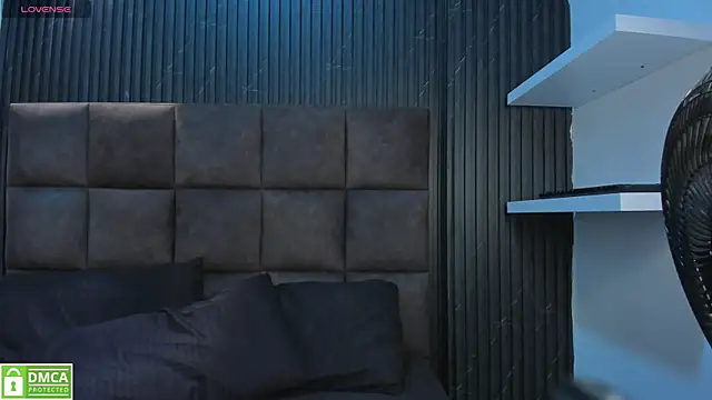 Snapshot of Sussy_Vixen chatting on 01.08.26 Sussy Vixen online show from 01.08.26