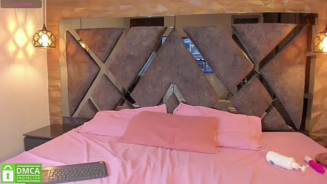 Snapshot of Sussy_Vixen chatting on 02.12.26 Sussy Vixen online show from 02.12.26