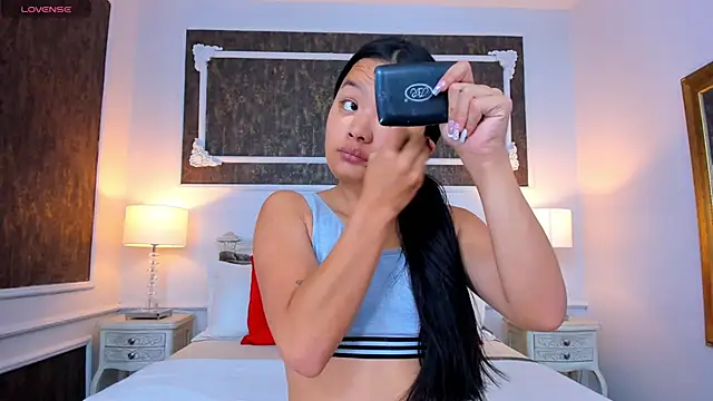 SharonBonet online show from 11.04.25