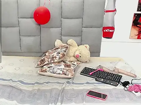 Snapshot of salome33x chatting on 09.30.25 salome33x online show from 09.30.25