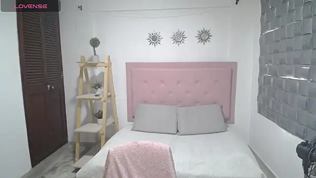 Dulce  Lovee online show from 11.24.25