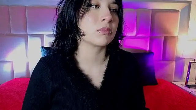 Snapshot of RobinBennett chatting on 07.02.26 RobinBennett online show from 07.02.26