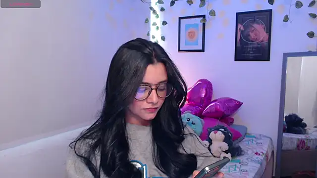 Snapshot of MarilynWhite_ chatting on 10.10.25 MarilynWhite online show from 10.10.25