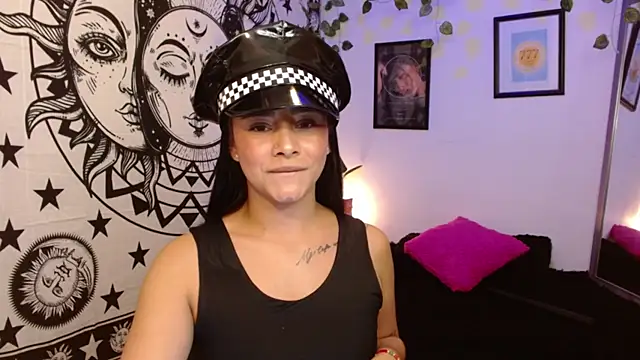 Snapshot of MarilynWhite_ chatting on 10.27.25 MarilynWhite online show from 10.27.25