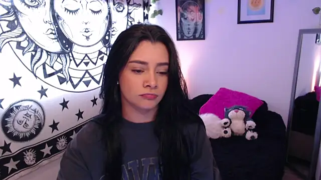 Snapshot of MarilynWhite_ chatting on 10.30.25 MarilynWhite online show from 10.30.25