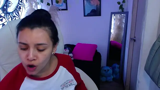 Snapshot of MarilynWhite_ chatting on 11.11.25 MarilynWhite online show from 11.11.25