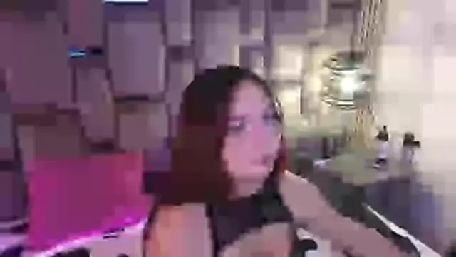 Mia2xsmith online show from 12.14.25