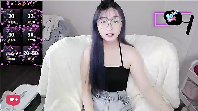 Snapshot of baby-yaya20 chatting on 11.15.25 baby-yaya20 online show from 11.15.25