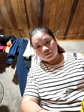 Snapshot of maymancute chatting on 10.27.25 maymancute online show from 10.27.25