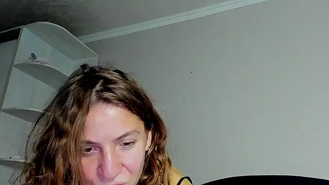 Snapshot of lost_moon chatting on 10.11.25 lost moon online show from 10.11.25