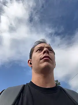 Snapshot of dimitryivanovv chatting on 09.10.25 dimitryivanovv online show from 09.10.25