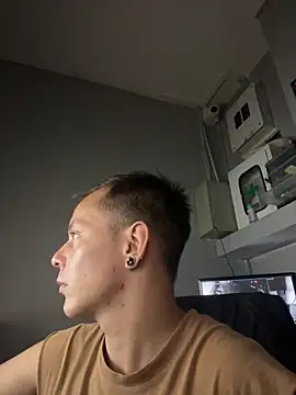 Snapshot of dimitryivanovv chatting on 10.06.25 dimitryivanovv online show from 10.06.25