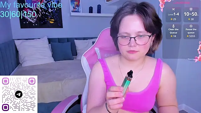 Mila  Cutee online show from 10.19.25