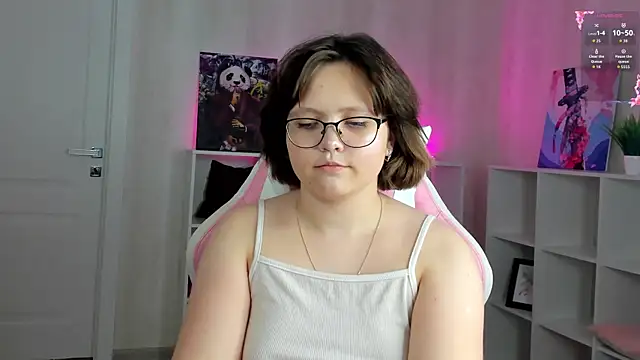 Mila  Cutee online show from 11.05.25