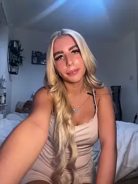 BlondeBetty online show from 09.10.25