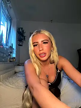 BlondeBetty online show from 09.29.25