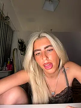 BlondeBetty online show from 11.25.25