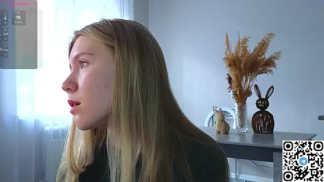 Snapshot of Succubelle chatting on 10.24.25 Succubelle online show from 10.24.25