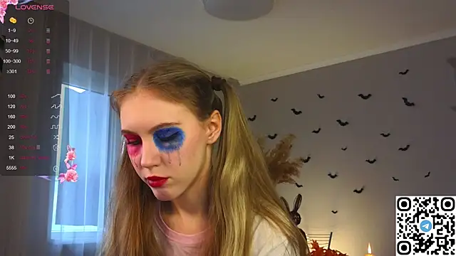 Snapshot of Succubelle chatting on 10.31.25 Succubelle online show from 10.31.25