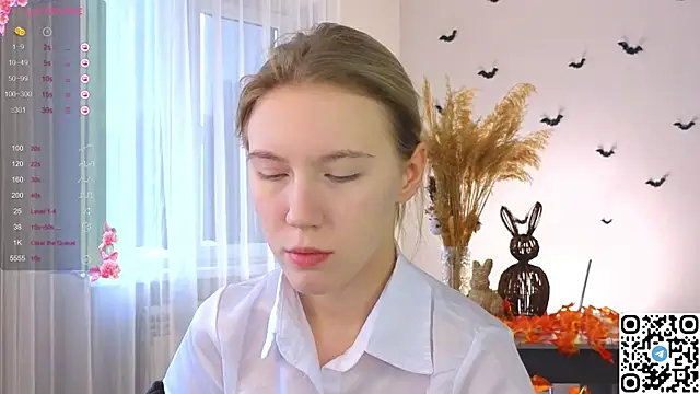 Snapshot of Succubelle chatting on 11.05.25 Succubelle online show from 11.05.25