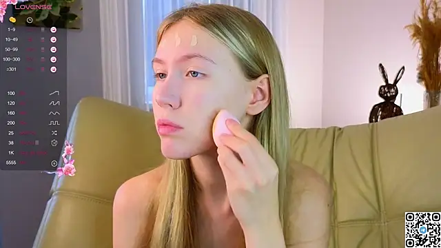 Snapshot of Succubelle chatting on 11.12.25 Succubelle online show from 11.12.25