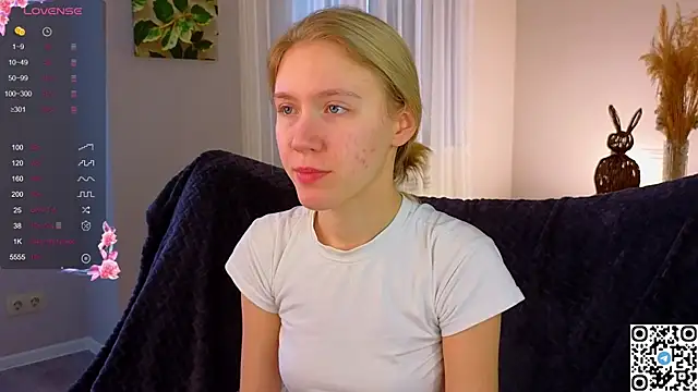 Snapshot of Succubelle chatting on 11.15.25 Succubelle online show from 11.15.25