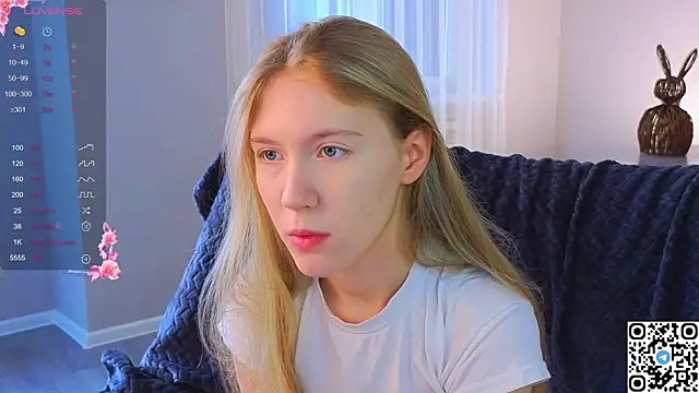 Snapshot of Succubelle chatting on 11.16.25 Succubelle online show from 11.16.25