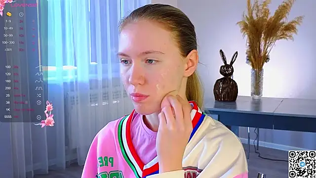 Snapshot of Succubelle chatting on 11.18.25 Succubelle online show from 11.18.25