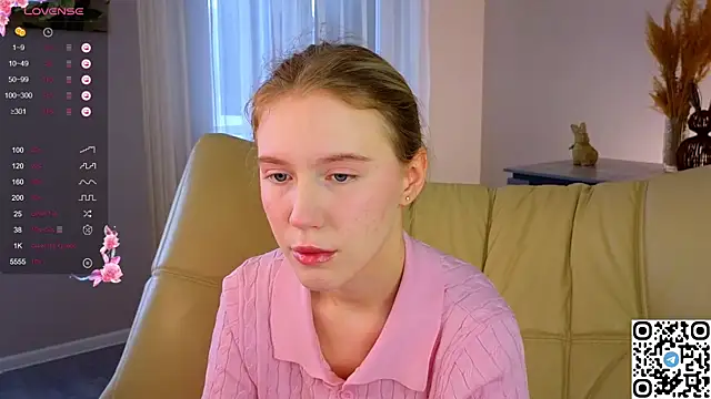 Snapshot of Succubelle chatting on 11.29.25 Succubelle online show from 11.29.25