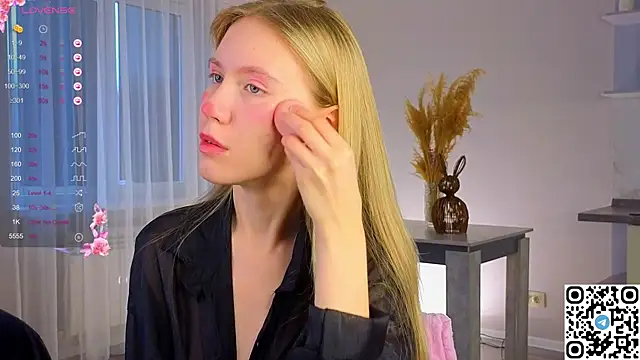 Snapshot of Succubelle chatting on 11.30.25 Succubelle online show from 11.30.25