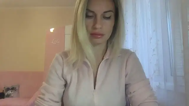 KarelliaStar online show from 10.13.25