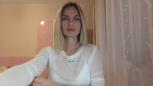 KarelliaStar online show from 10.24.25